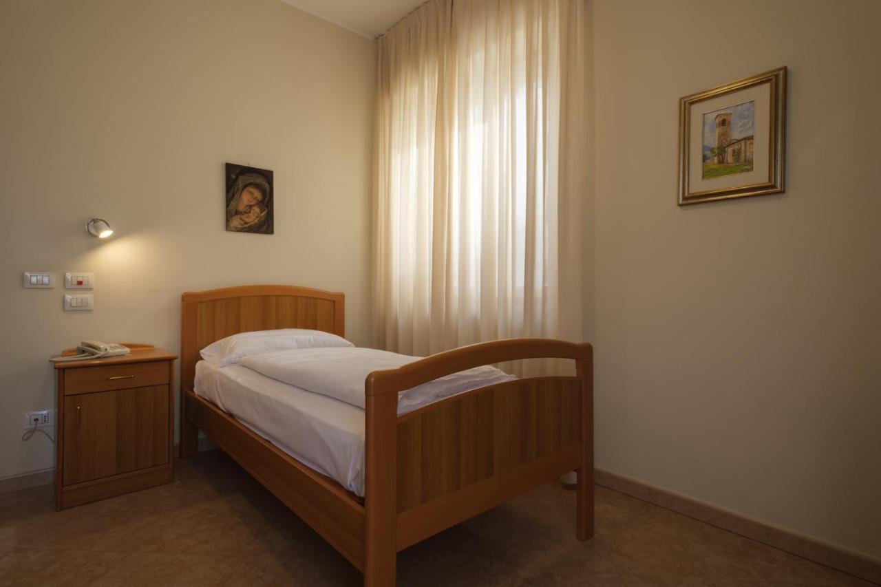 Casa Vacanza - Casa Del Padre Nascimbeni Torri Del Benaco Exteriér fotografie