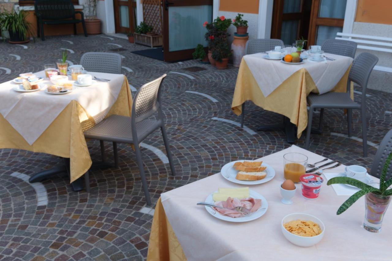 Casa Vacanza - Casa Del Padre Nascimbeni Torri Del Benaco Exteriér fotografie
